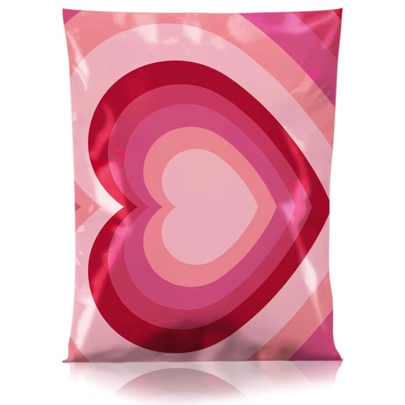 Other - 20 pack 10x13 Heart Mailers
